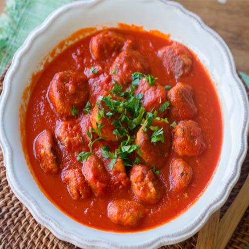 ALBÓNDIGAS DE JUREL CON SALSA DE TOMATES