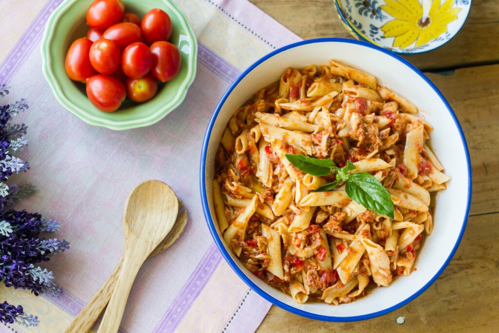 Pasta atomatada con Jurel